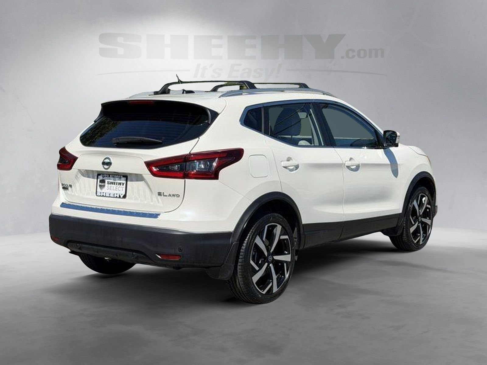 Used 2022 White Nissan SL image 13