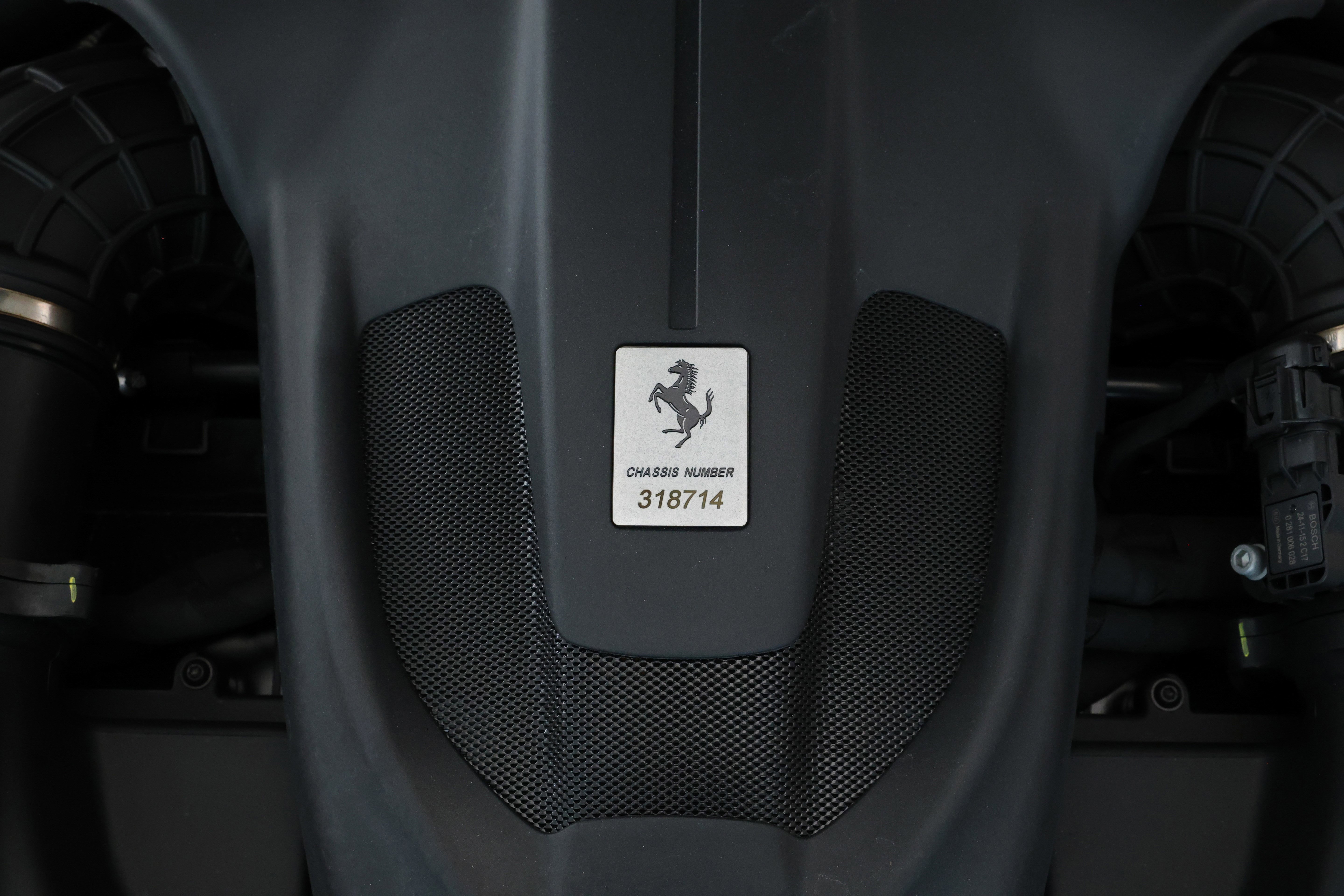 Used 2025 Grigio Silverstone Ferrari  image 38