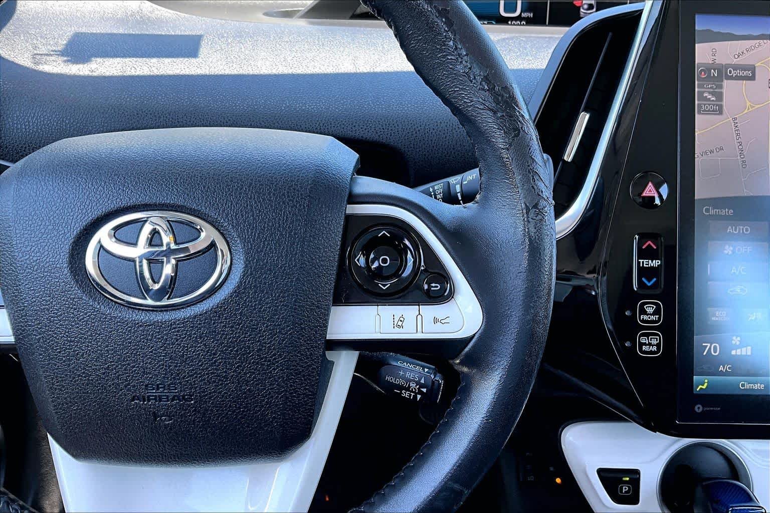 Used 2017 Titanium Glow Toyota Premium image 25
