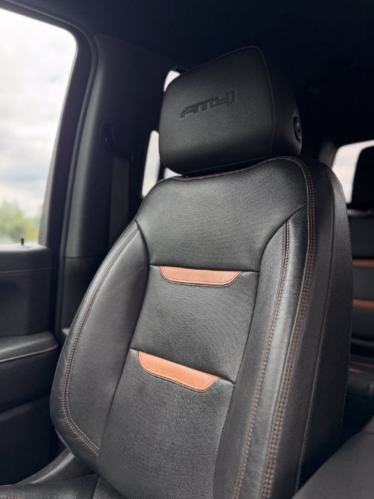 Used 2022 Summit White GMC AT4 image 31