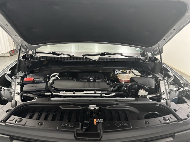 Used 2022 Silver Chevrolet Custom image 20
