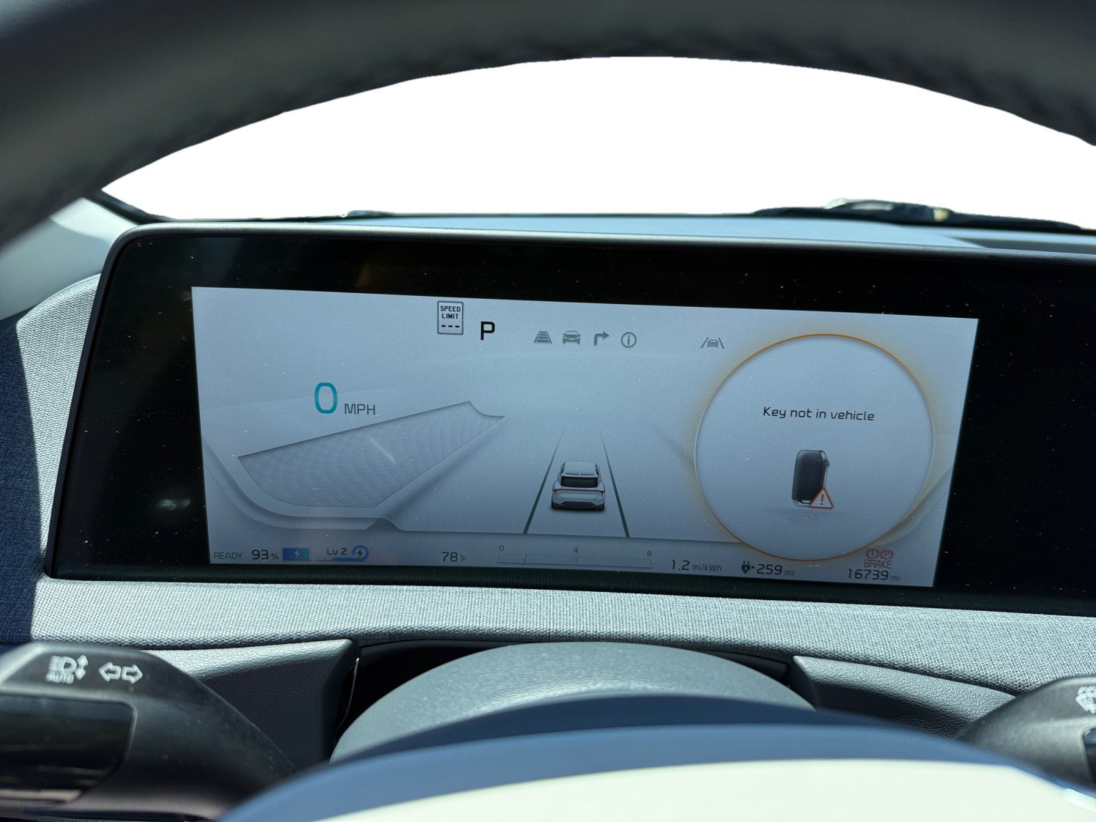 Used 2022 Aurora Black Kia Wind image 11