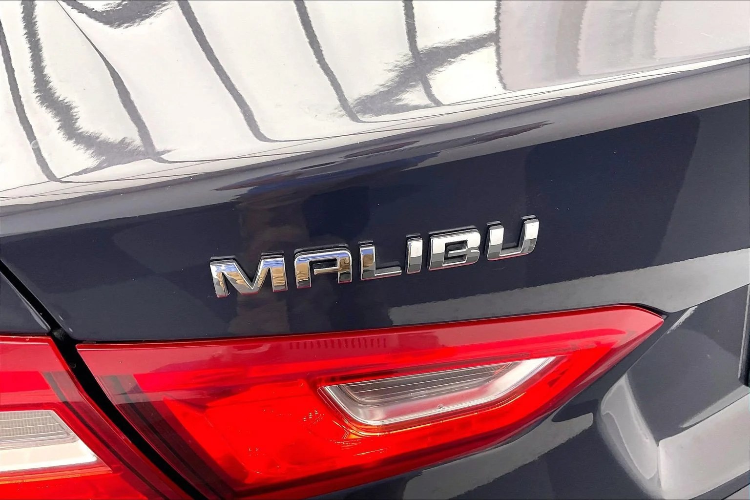 Used 2025 Night Shade Metallic Chevrolet LT image 31
