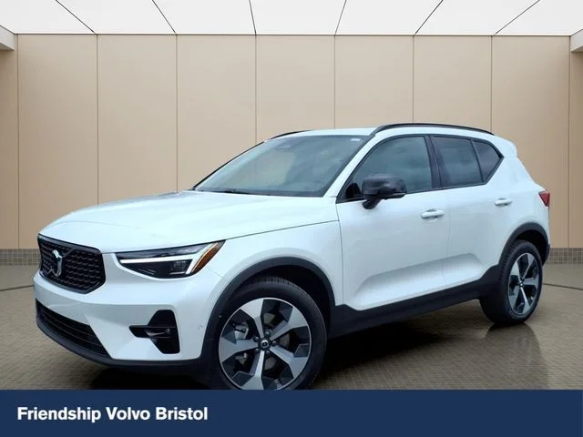 2026 Volvo XC40 B5 Plus Dark AWD's photo