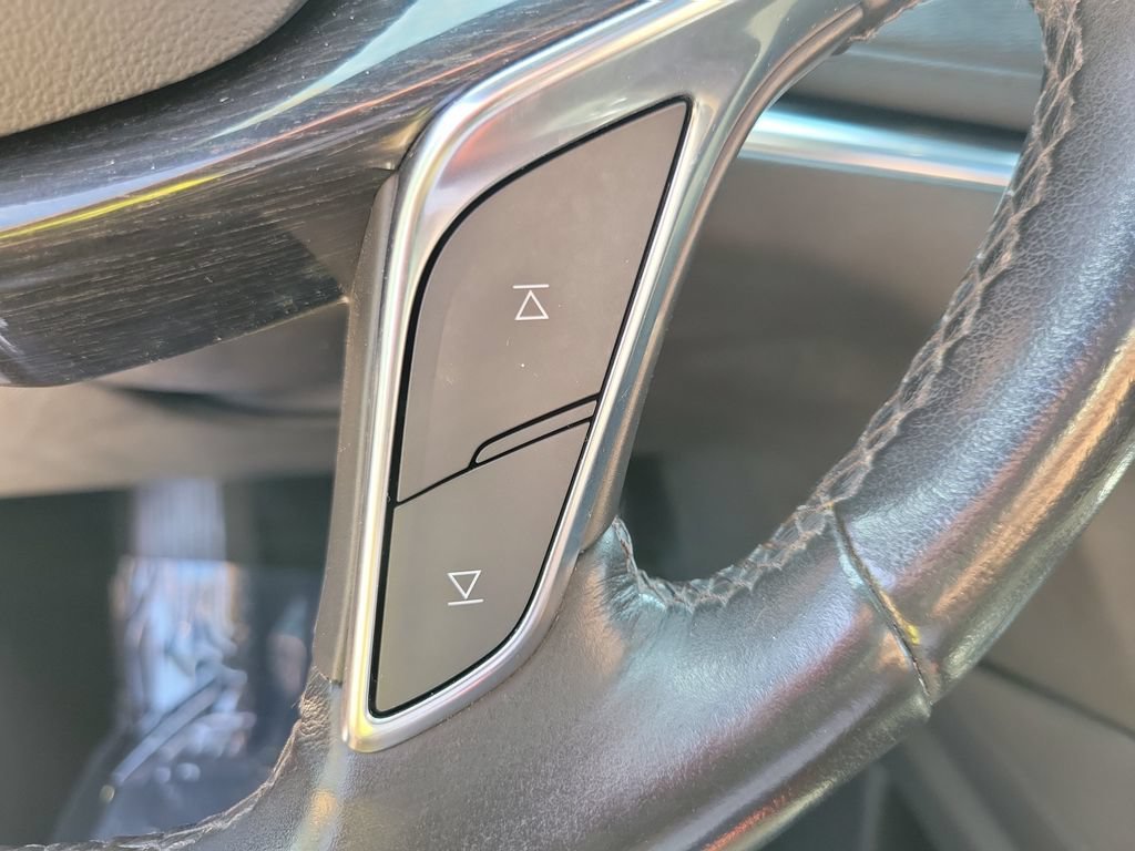 Used 2021 INFRARED TINTCOAT Cadillac AWD Premium Luxury image 28