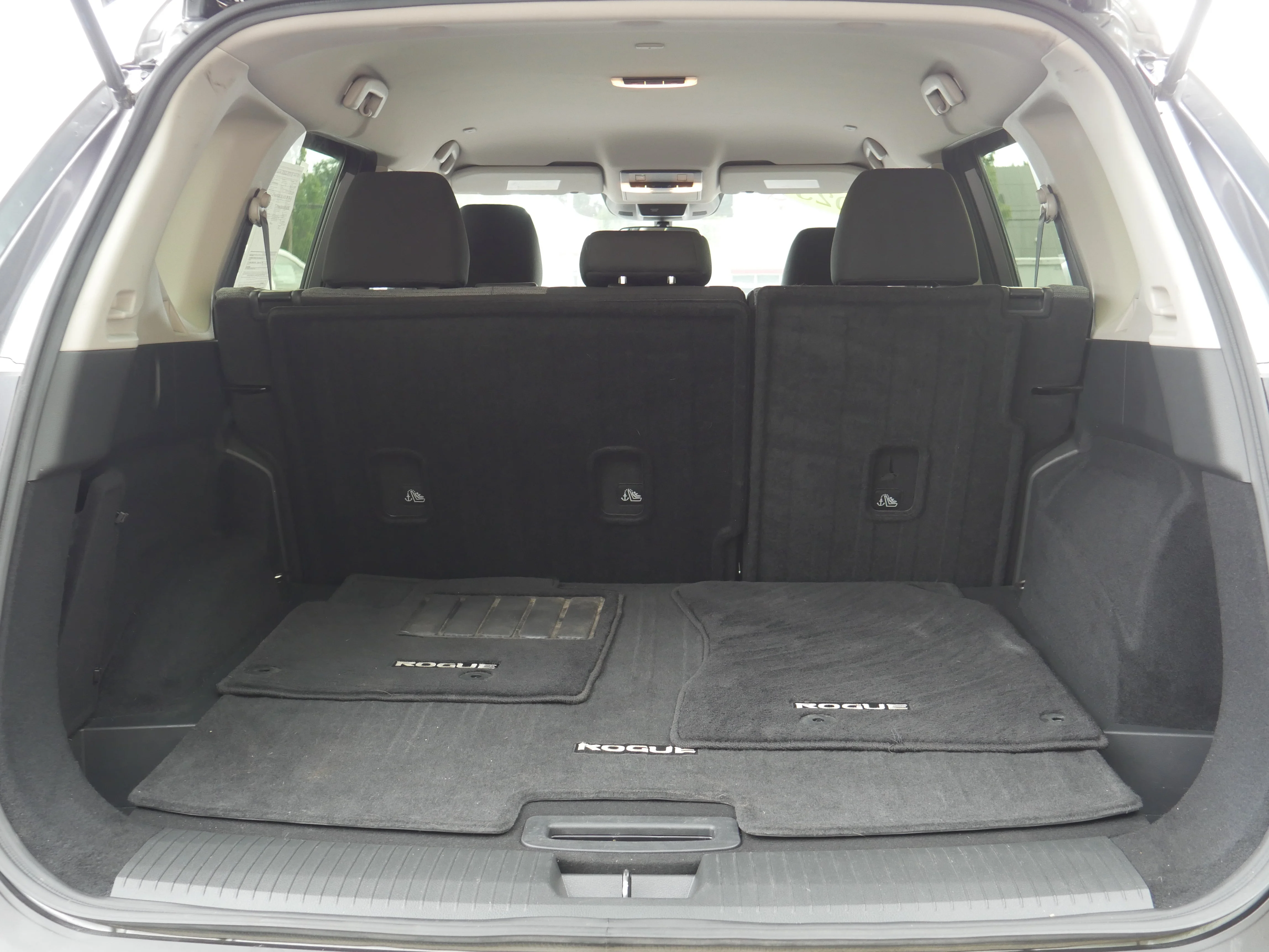 Used 2023 Gun Metallic Nissan SV image 6
