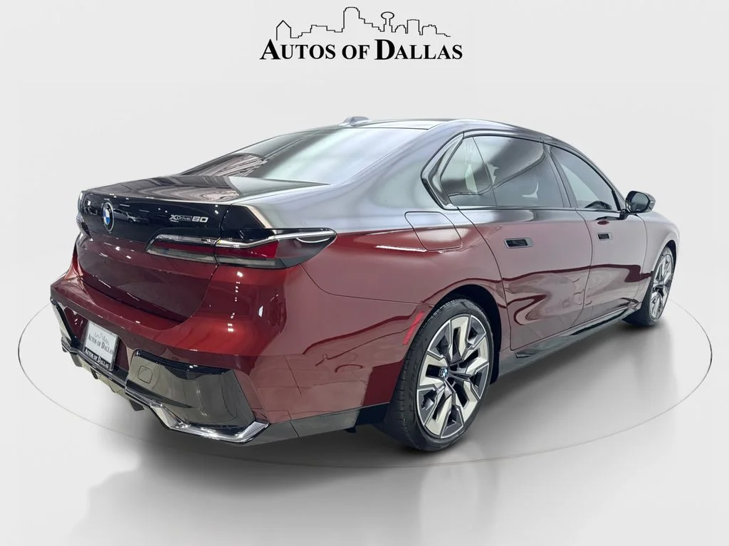 Used 2023 Red BMW xDrive60 image 7