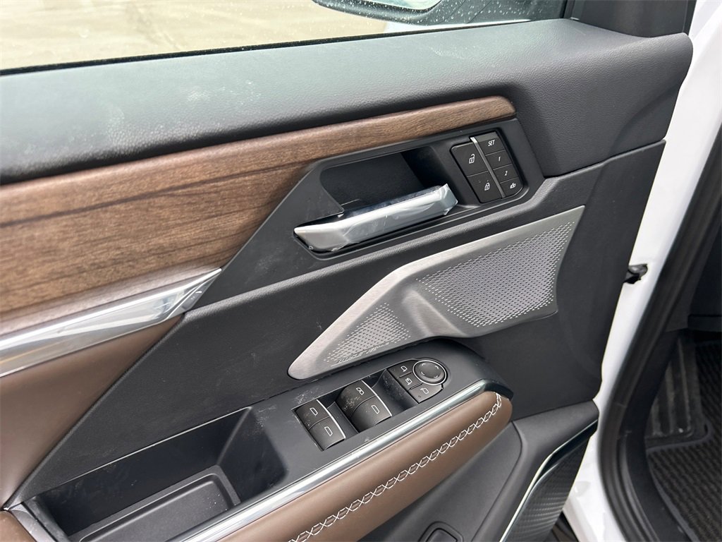 2026 GMC ACADIA - Image 13