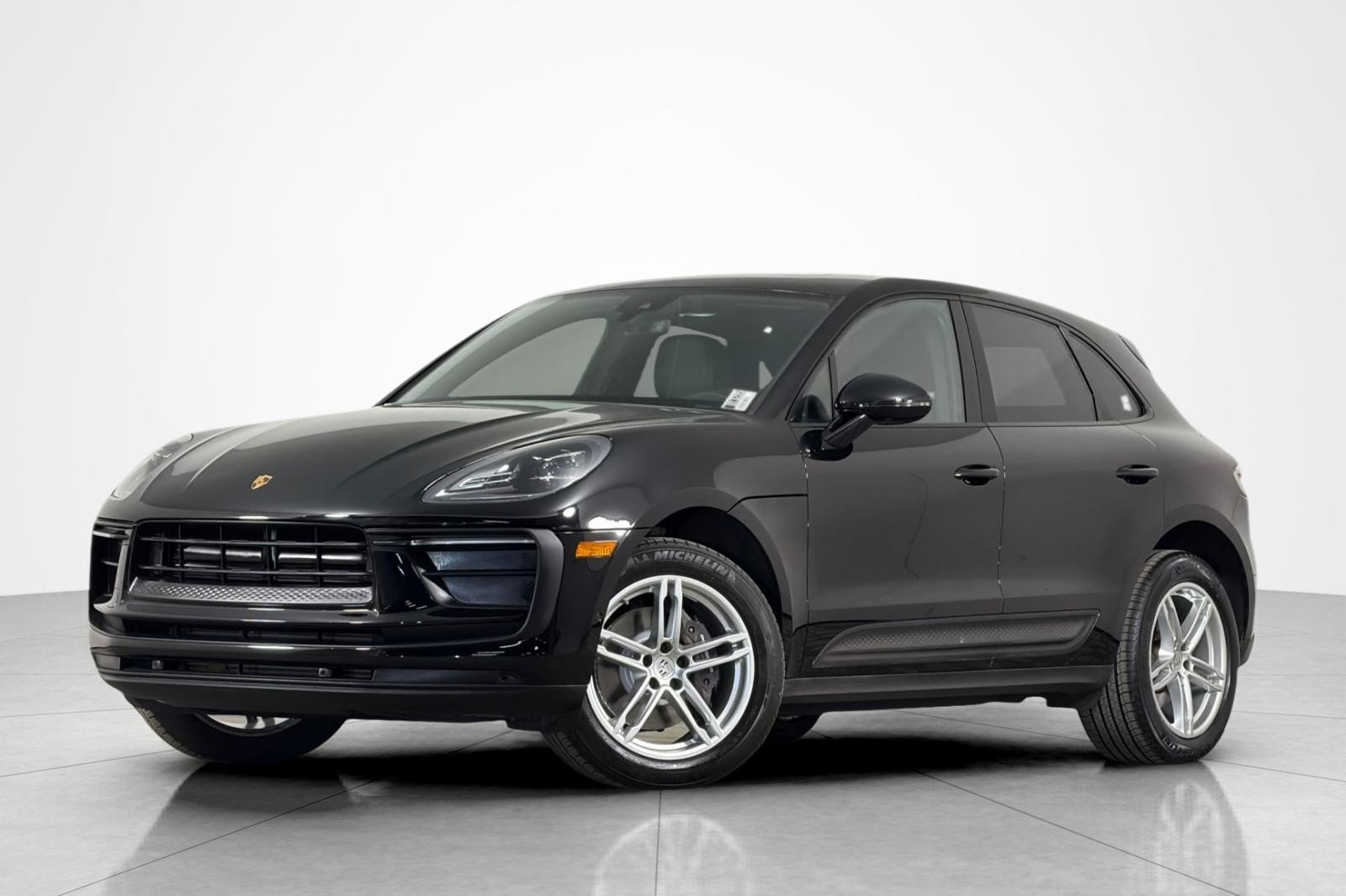 2022 Porsche Macan Base
