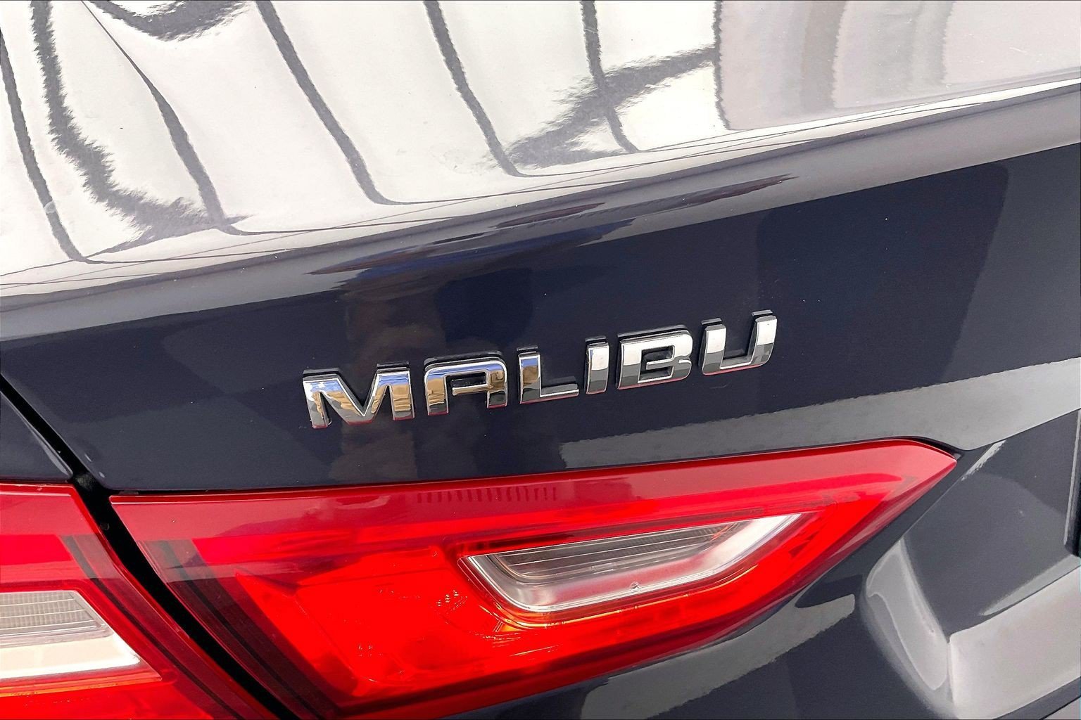 Used 2025 Night Shade Metallic Chevrolet LT image 31