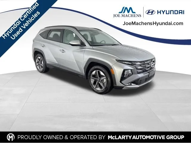 Used 2025 Silver Hyundai SEL image 5