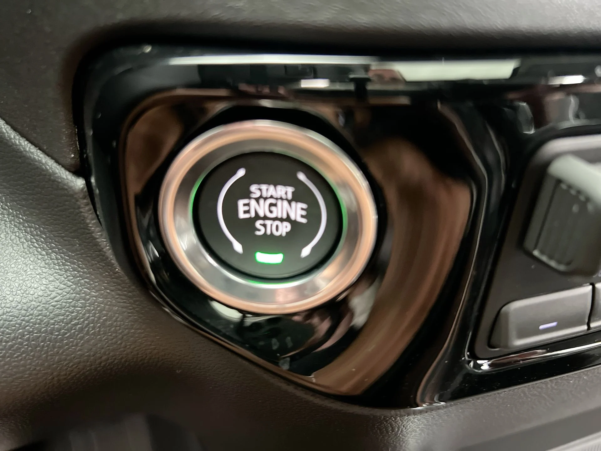 2026 GMC Sierra 1500 SLT - Photo 48
