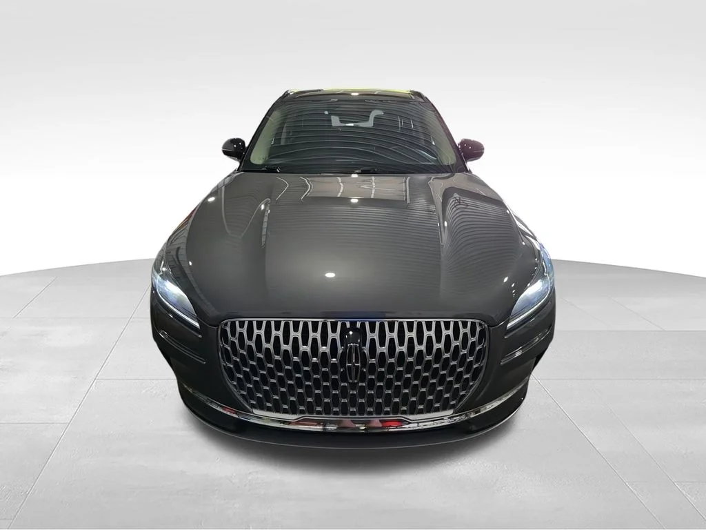Used 2025 Gray Lincoln Premiere image 4