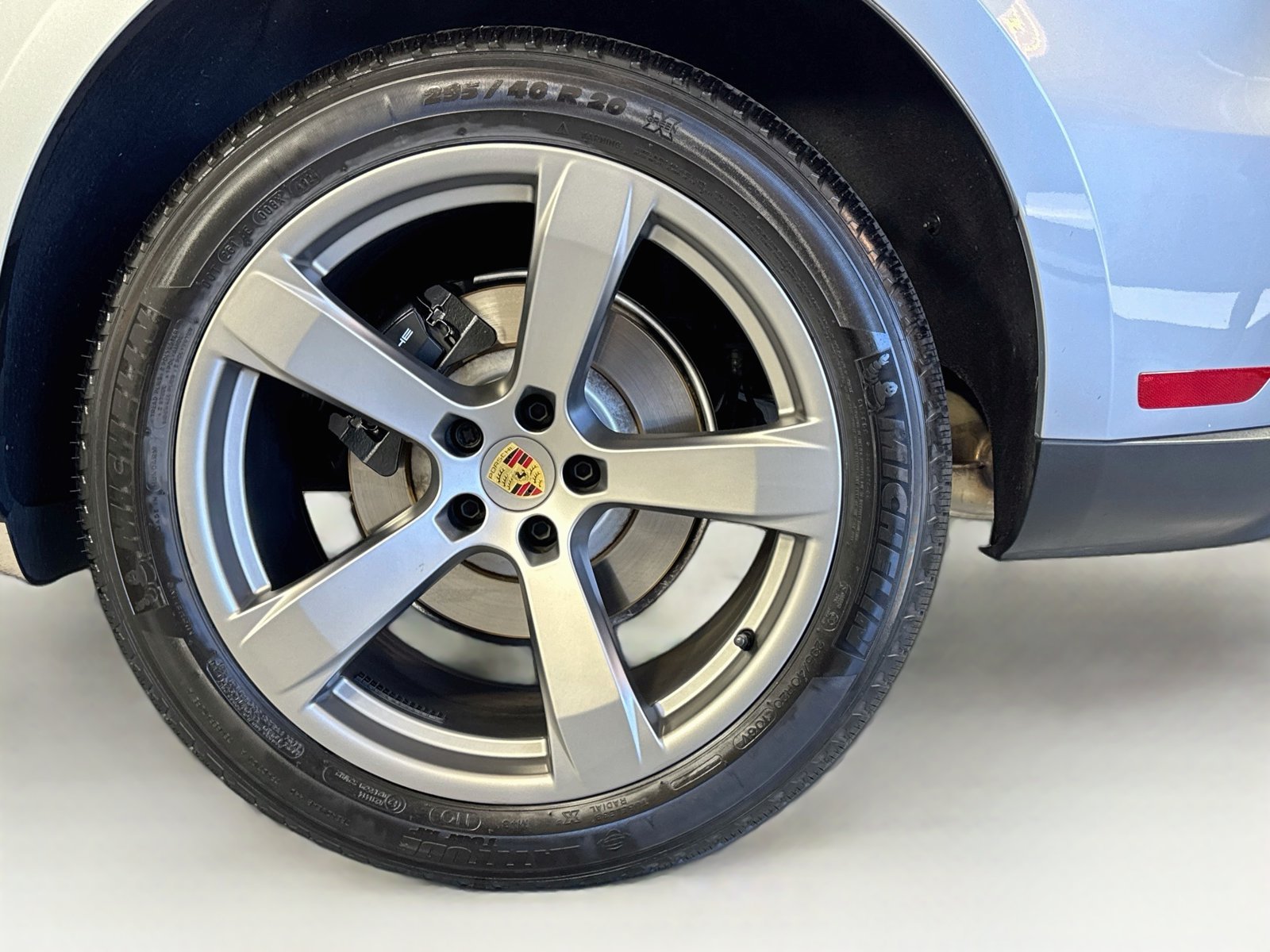Used 2025 Dolomite Silver Porsche T image 25