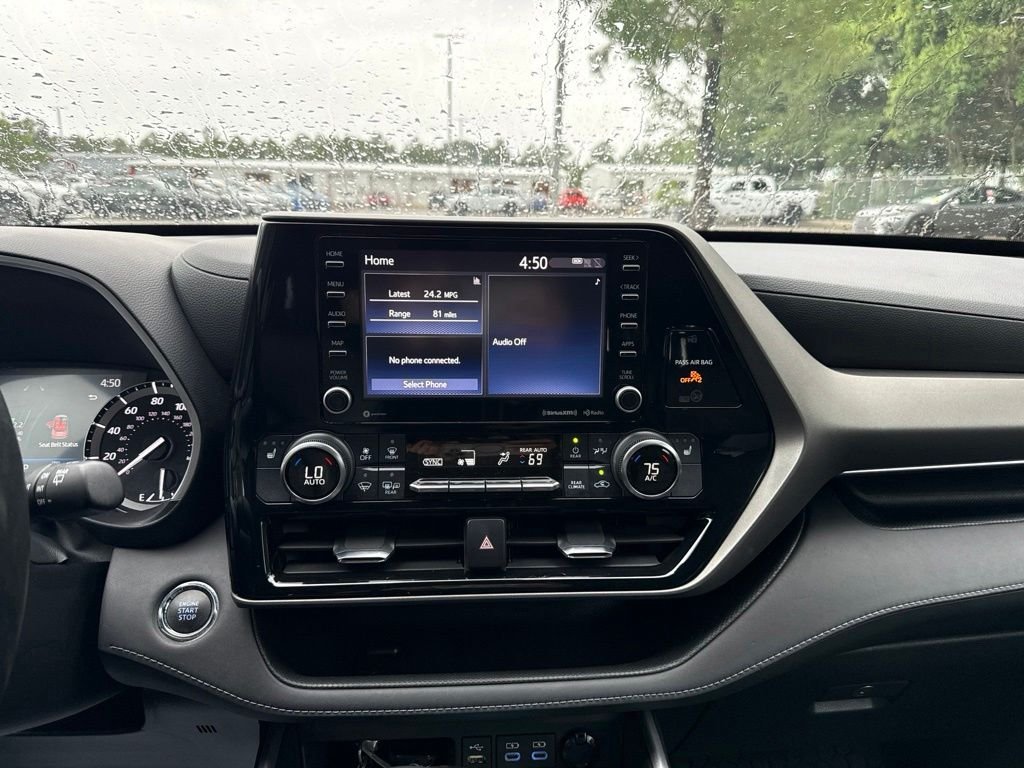 Used 2022 Black Toyota XLE image 18