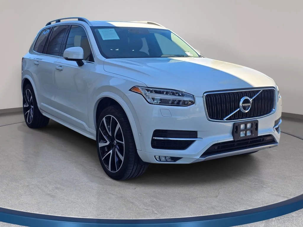 Used 2019 White Volvo T6 Momentum image 4