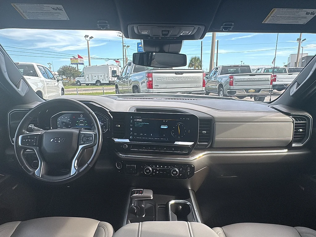 Used 2023 Summit White Chevrolet  image 22