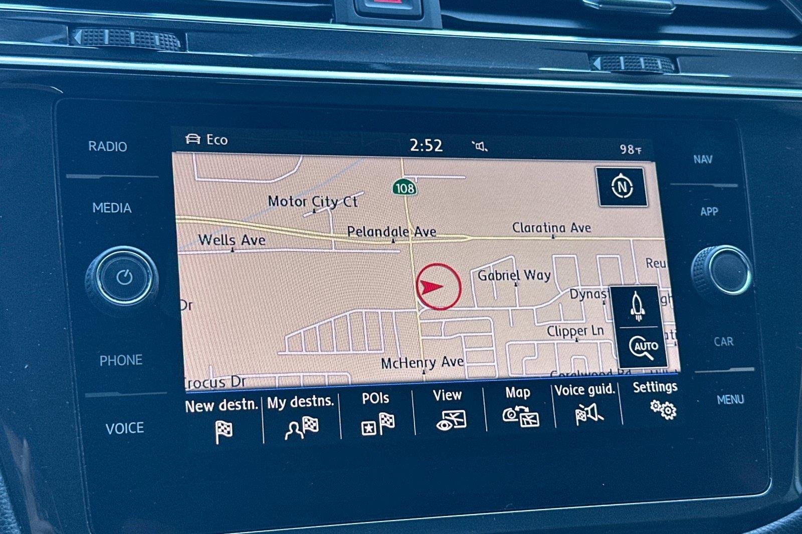 Used 2018 Pure White Volkswagen SEL Premium image 19