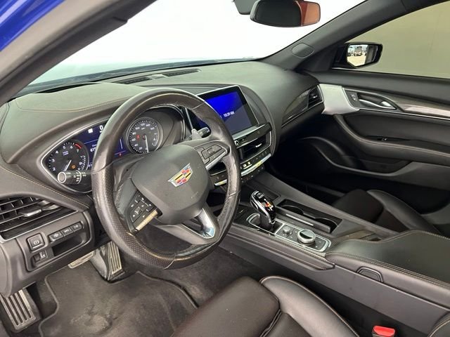 Used 2020  Cadillac Sport image 12
