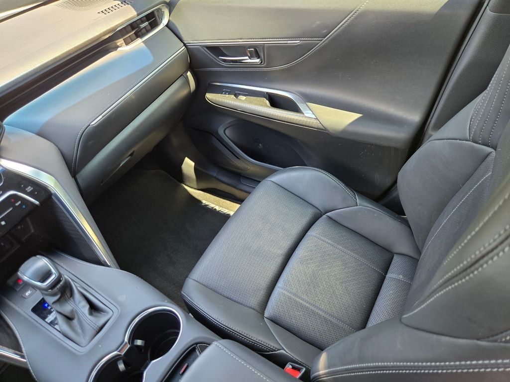 Used 2021 White Toyota XLE image 14