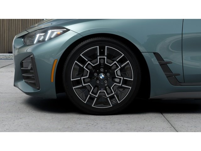 New 2026 Cape York Green Metallic BMW  image 7