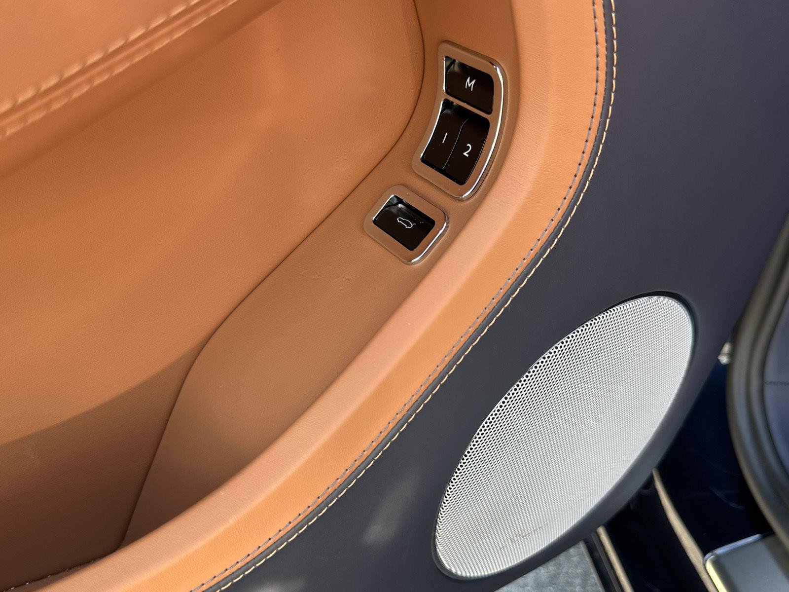 Used 2020 Dark Sapphire BENTLEY  image 13