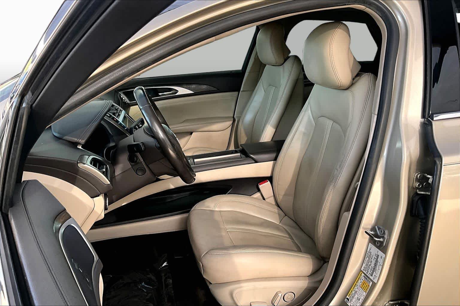 Pre-Owned 2017 Lincoln MKZ Hybrid Reserve