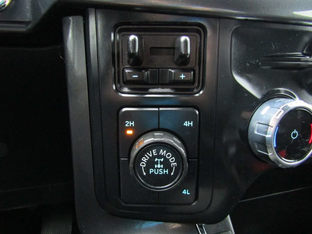 Used 2023 Oxford White Ford XLT image 34