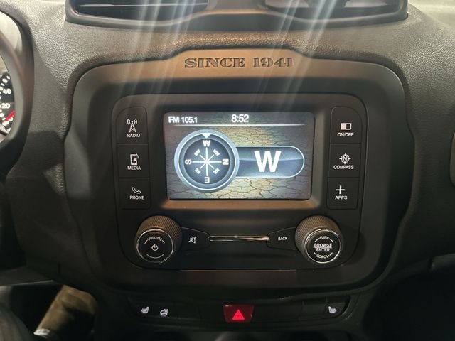 Used 2017 Hypergreen Clearcoat Jeep Latitude image 24