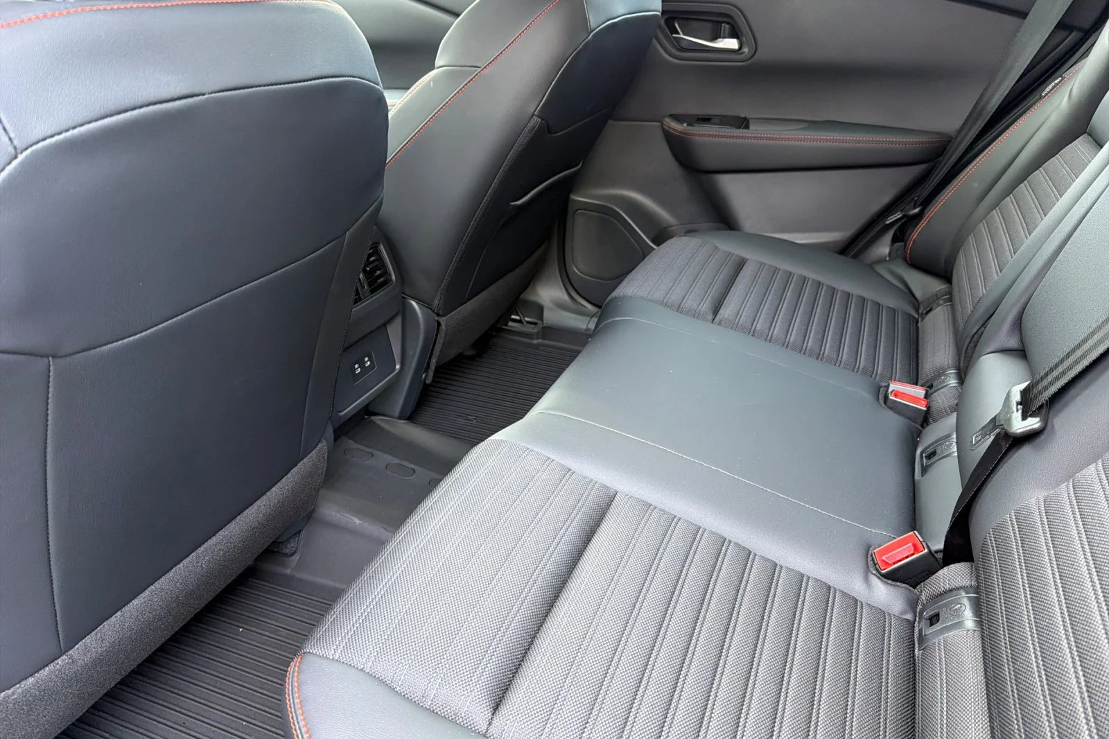 Used 2026 Boulder Gray Pearl Nissan Rock Creek image 10