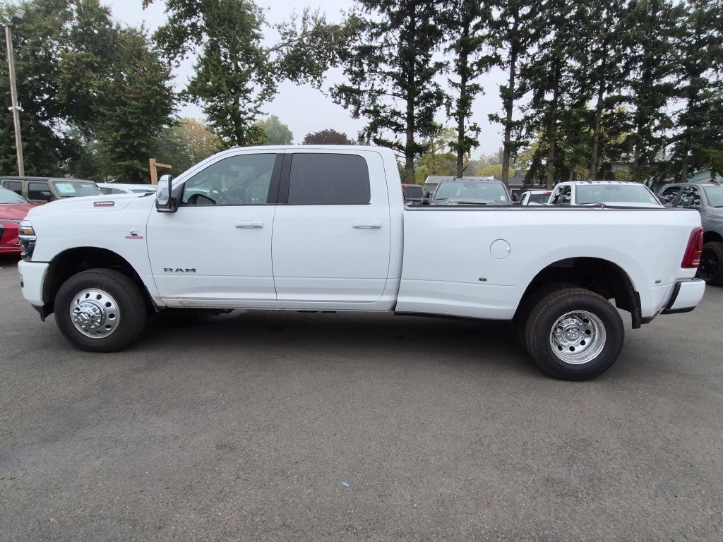 New 2027 Bright White Clear-Coat Exterior Paint RAM Laramie image 4