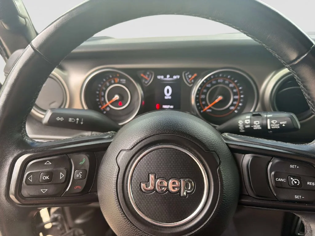 Used 2018 Black Jeep Sport S image 21