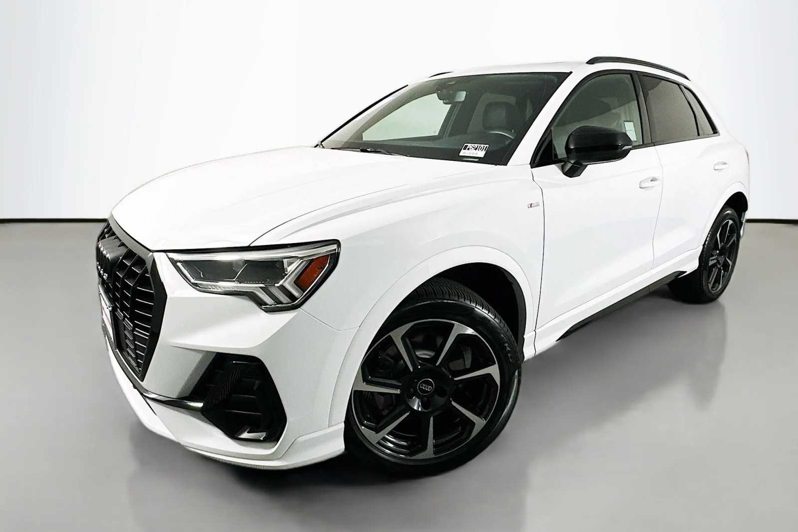 2025 Audi Q3 45 TFSI S Line Premium Plus quattro's photo