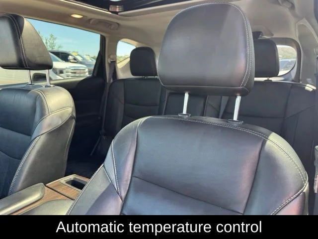 Used 2019 Black Nissan Platinum image 14