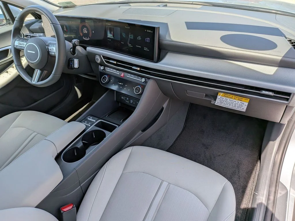 Used 2026 Silver Hyundai SEL Sport image 28