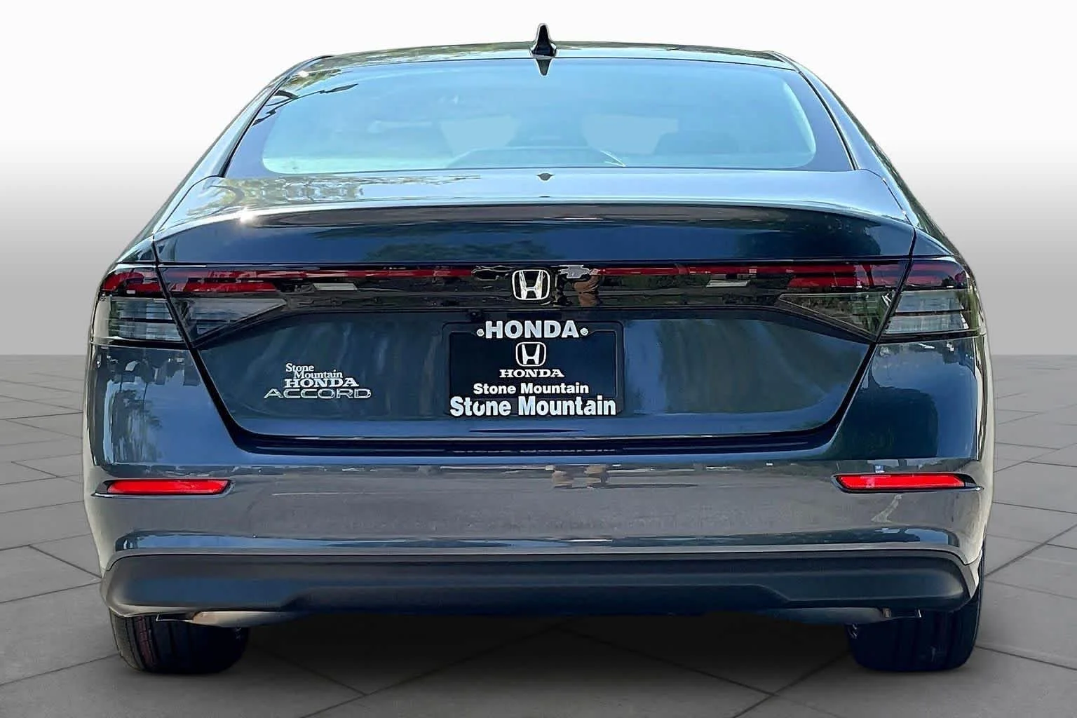 New 2026 Meteorite Gray Metallic Honda SE image 4