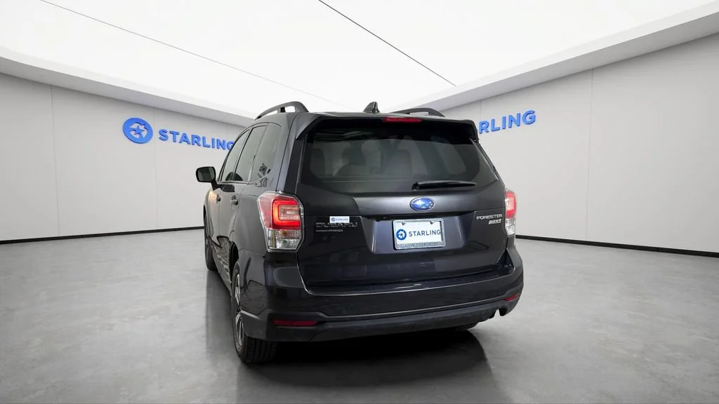 Used 2017  Subaru Premium image 6