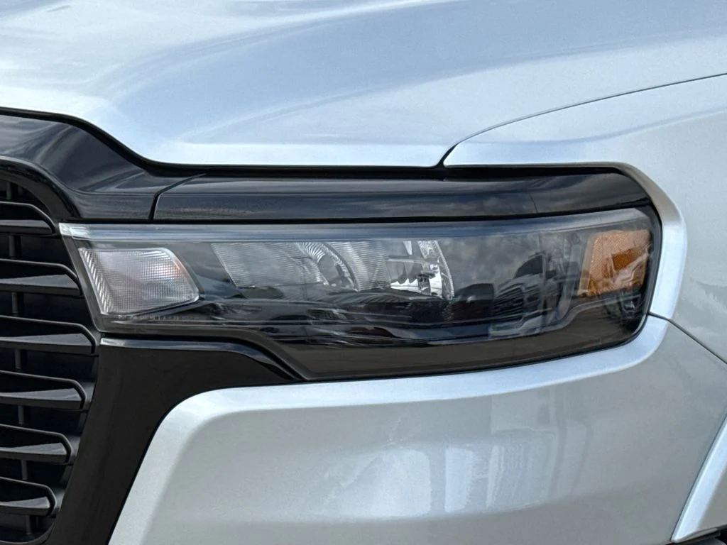 New 2026 Silver Zynith Exterior Paint RAM Laramie image 4