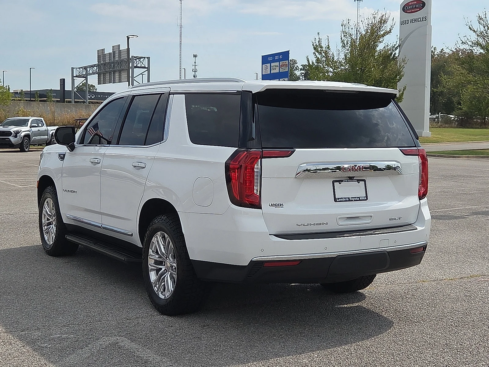 Used 2023 Summit White GMC SLT image 4