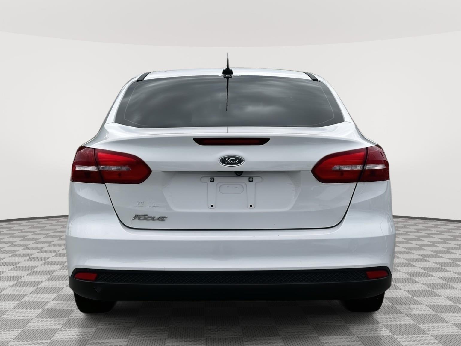 Used 2018 Oxford White Ford S image 4