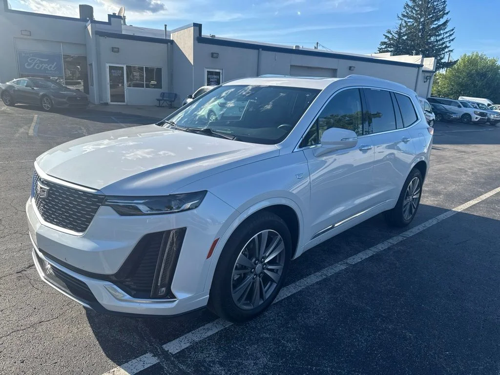 Used 2021 Crystal White Tri-Coat Cadillac Premium Luxury image 7