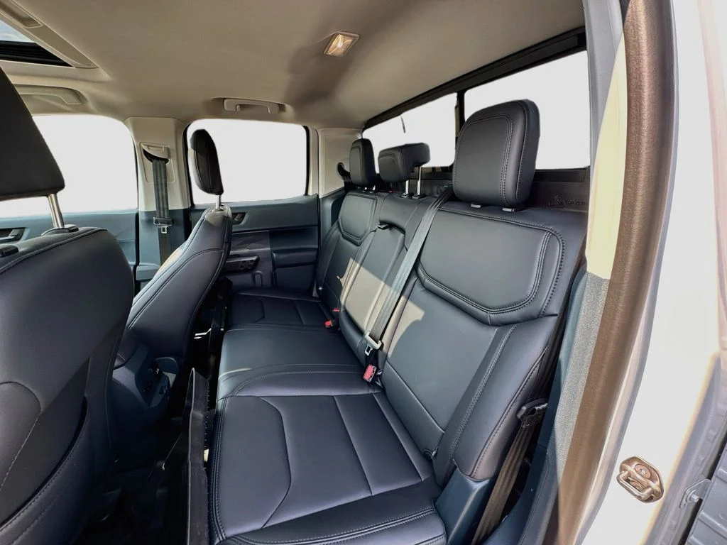 Used 2025 Oxford White Ford Lariat image 20
