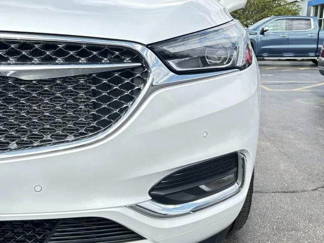 Used 2020 White Frost Tricoat Buick Avenir image 3