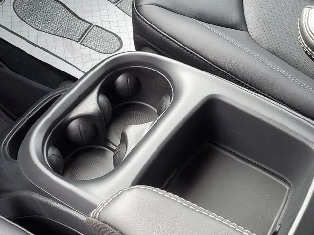 2026 Chrysler Pacifica Select - Photo 23