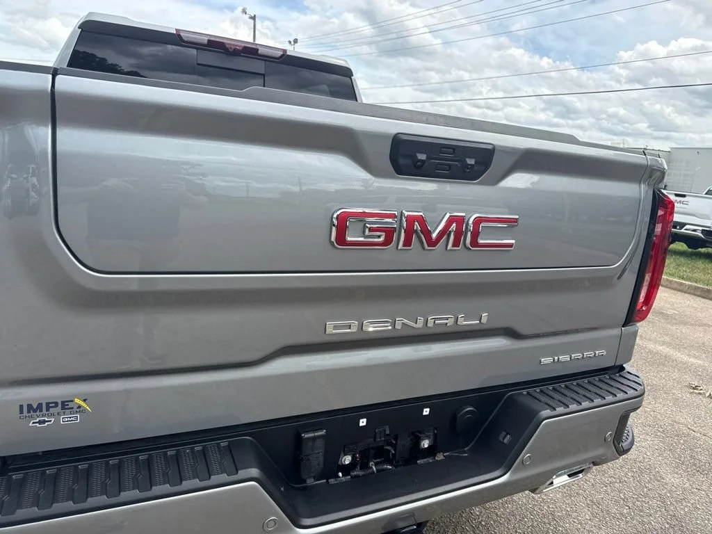 Used 2025 Sterling Metallic GMC Denali image 32