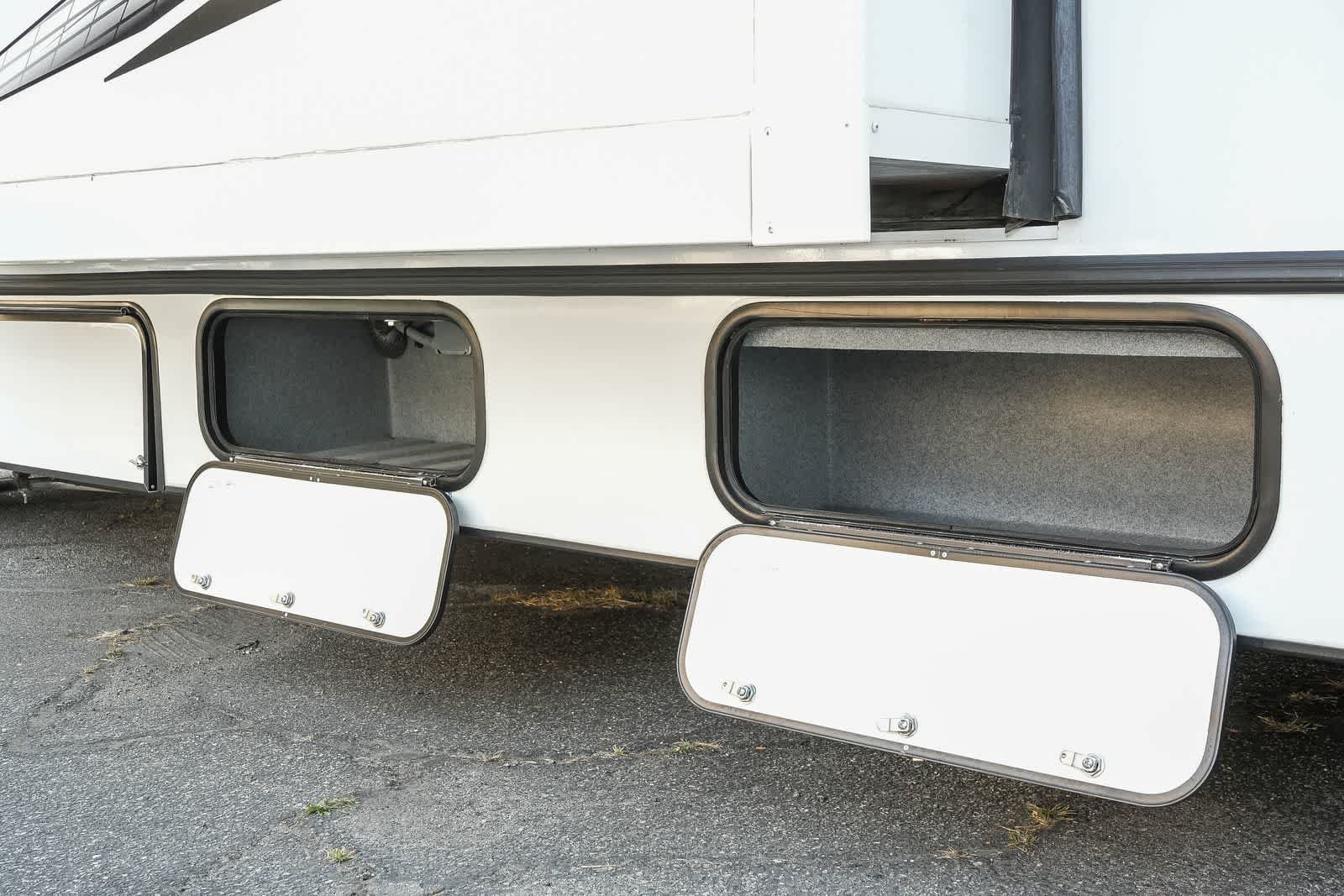 Used 2023 Oxford White Ford  image 22