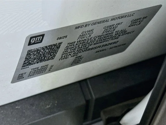 Used 2025 White GMC Denali image 36