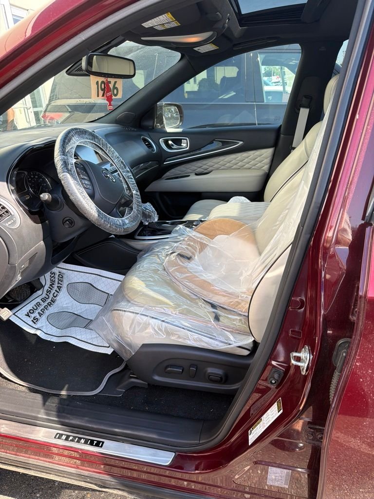 Certified Used 2019 Deep Bordeaux INFINITI LUXE image 3