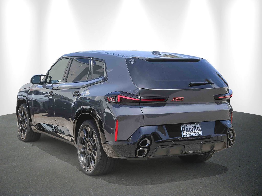 2026 BMW XM photo 4