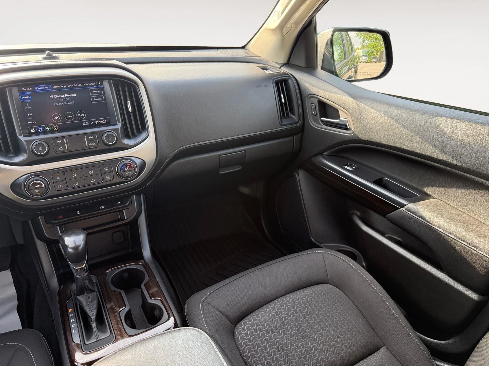 Used 2022 Onyx Black GMC Elevation image 12